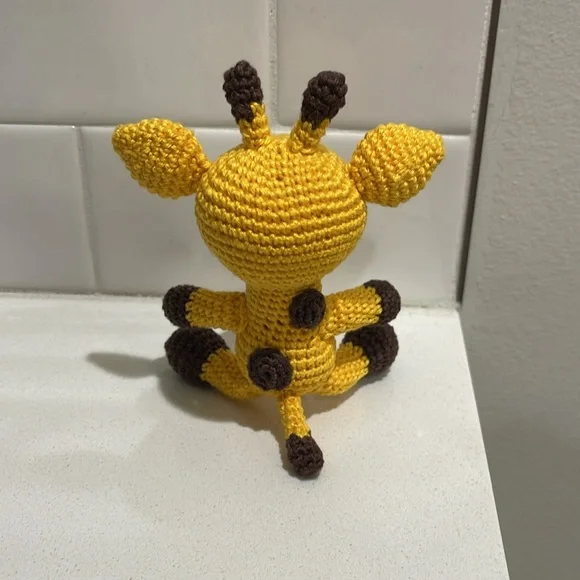 Handcrafted Giraffe Figure Toy Crochet Amigurumi Doll Decor - Picture 8 of 8